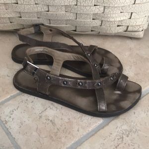 OBOT- Sandals- 7.5, Greyish Bronze